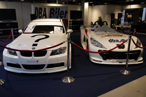 Team Den Blå Avis har sat et par racere frem, den åbne sportsvogn Peugeot Spider skal køres af Mik Kerchlango.
(Foto: Motorsporten.dk)